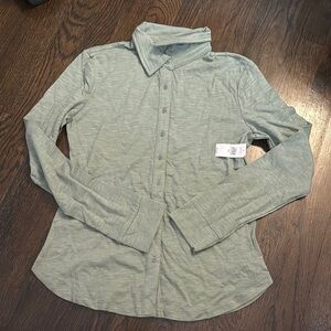 Light Green‎ Button-Up Shirt